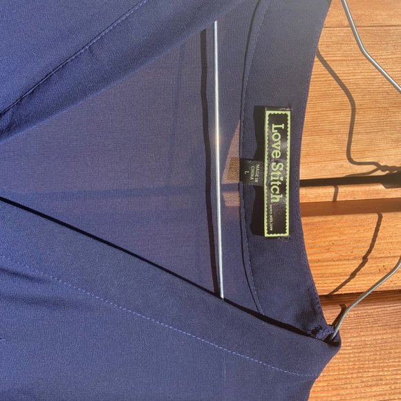 Scalloped Sleeved Flowy Top - Picture 2 of 3